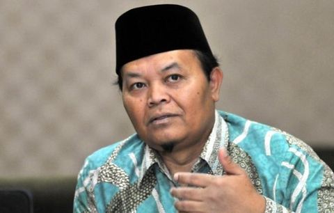 Cerita HNW yang Ditunjuk Memimpin Doa Depan Jenazah Gus Sholah